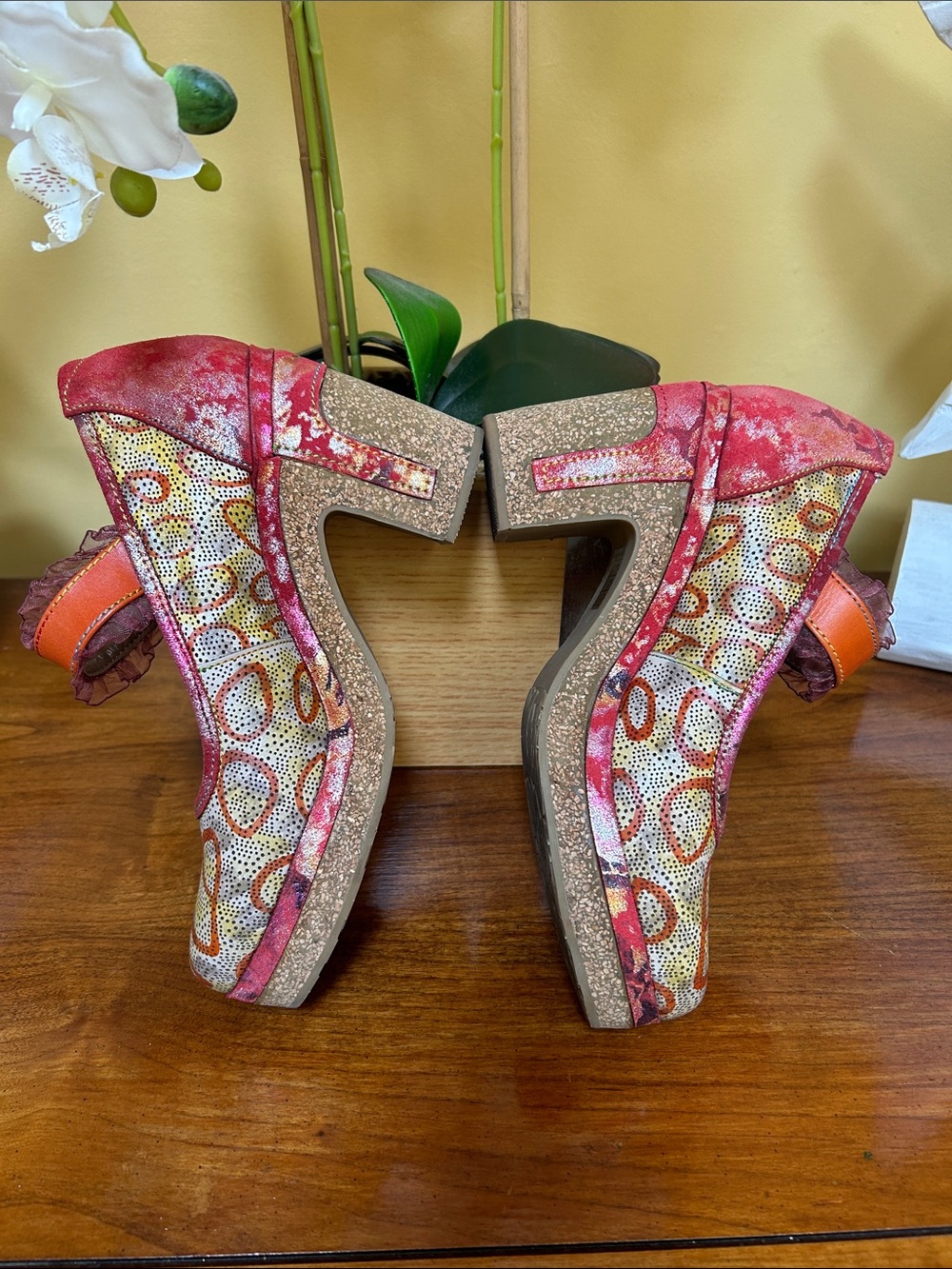 L’Artiste Valeriana Mary Jane Leather Floral Hand painted Platform Pumps Sz 6 - Picture 5 of 14